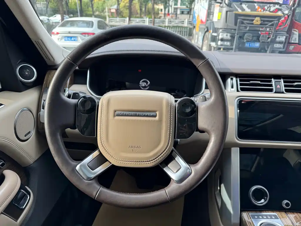 Land Rover Range Rover — миниатюра 7