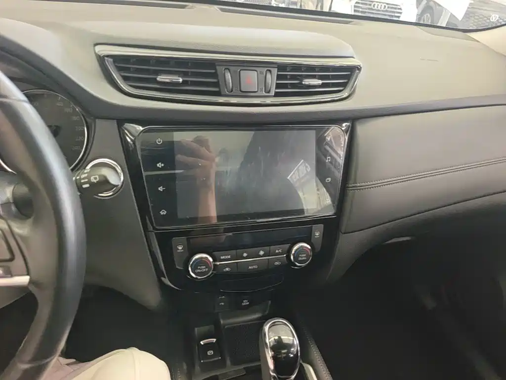 Nissan X-Trail — миниатюра 13