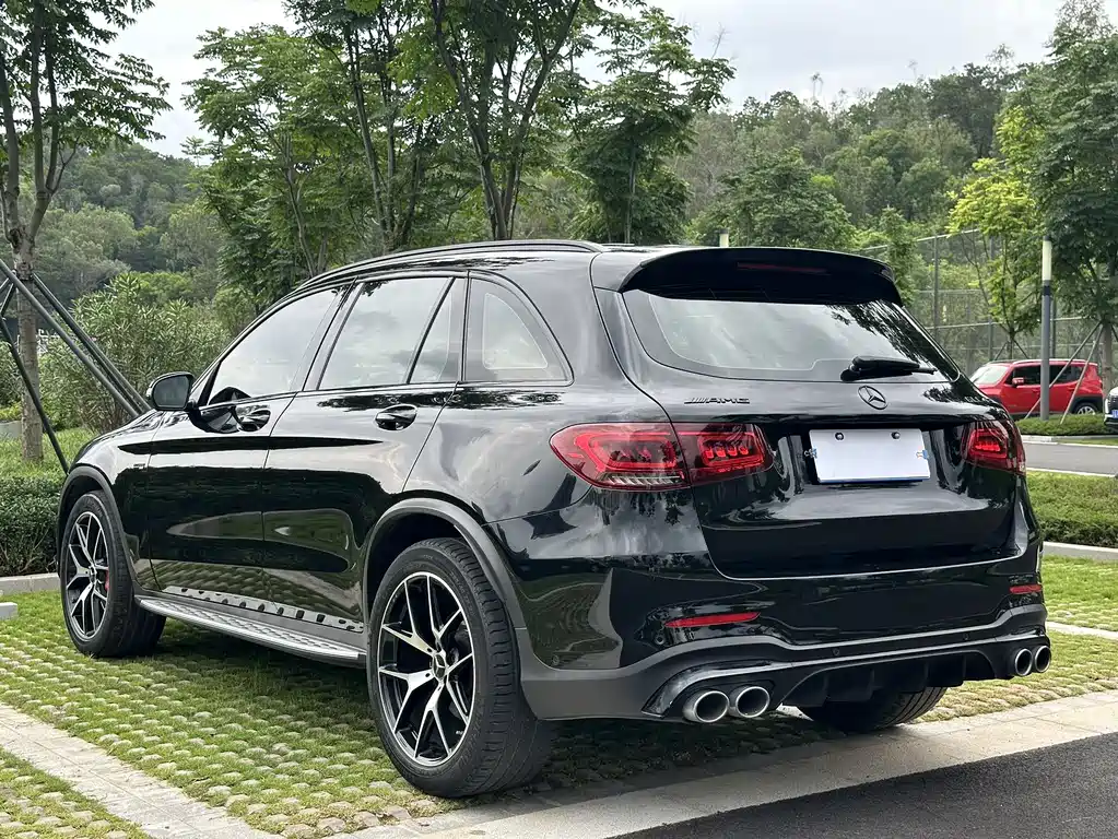 MERCEDES-BENZ GLC AMG