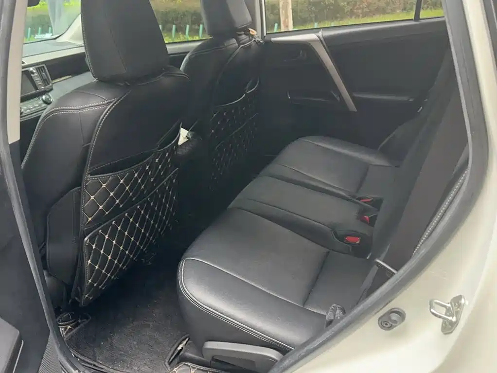 Toyota RAV4 — миниатюра 13