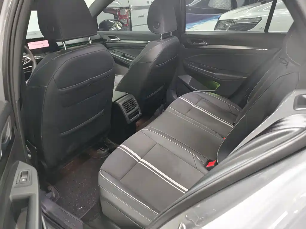 Volkswagen Golf — миниатюра 9