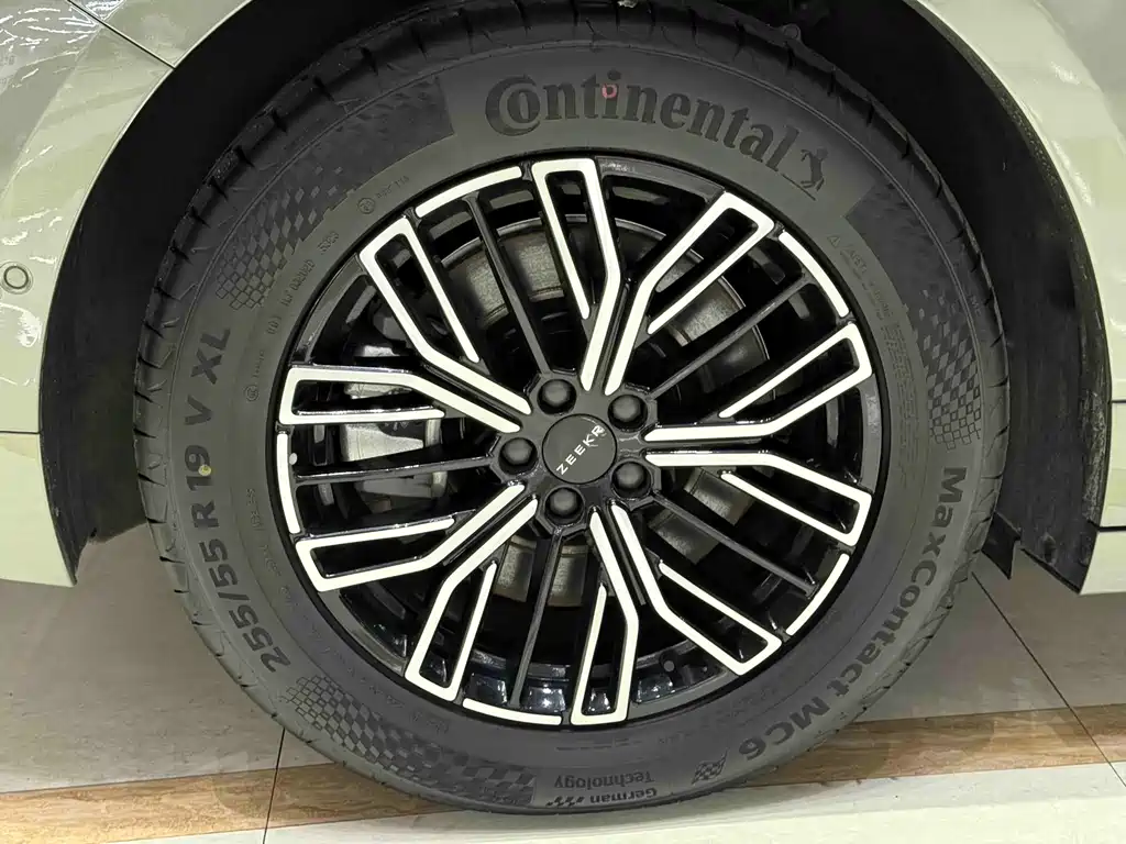 ZEEKR EXTREME KRYPTON 001