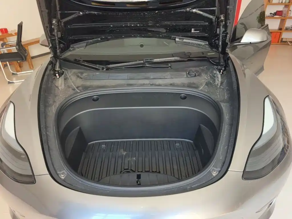 Tesla Model 3 — миниатюра 20