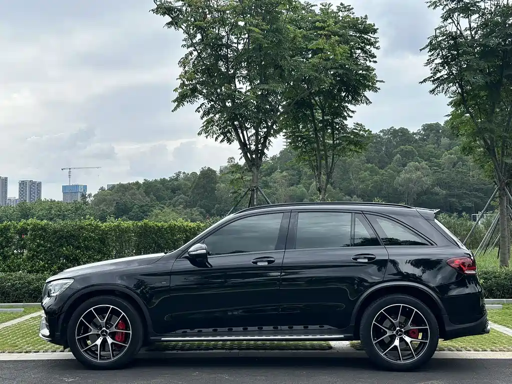 MERCEDES-BENZ GLC AMG