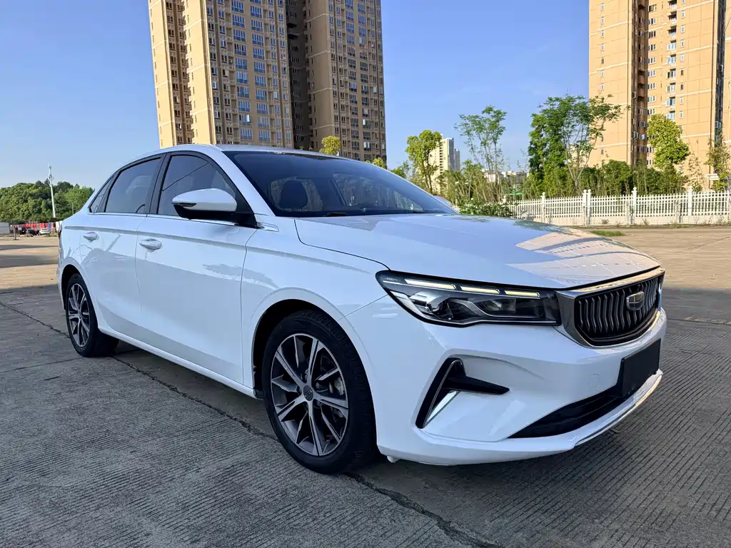 Geely Emgrand 2022 4 1.5L CVT Flagship