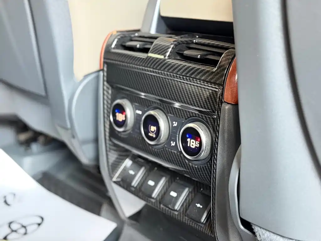 Land Rover Defender — миниатюра 15