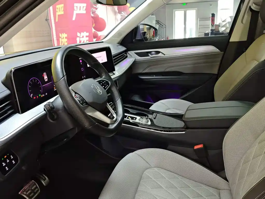 Volkswagen Tavendor 2024 380TSI R-Line