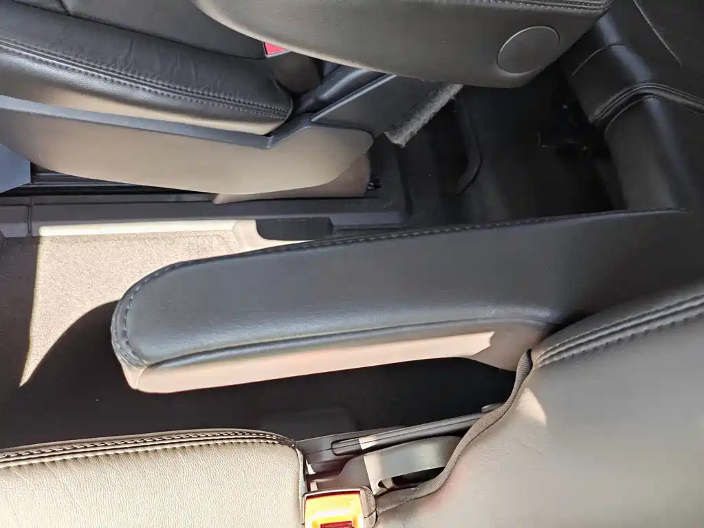 Buick Enclave — миниатюра 17