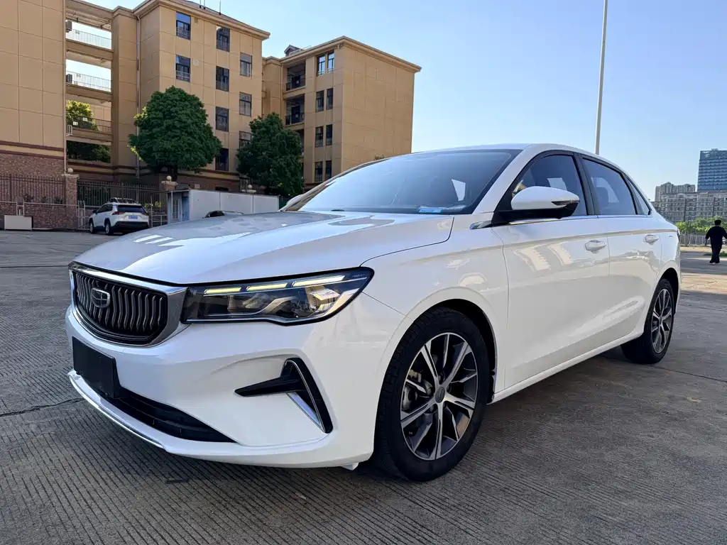 Geely Emgrand 2021