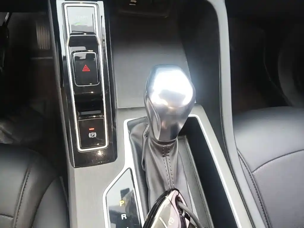 Roewe i5 — миниатюра 14