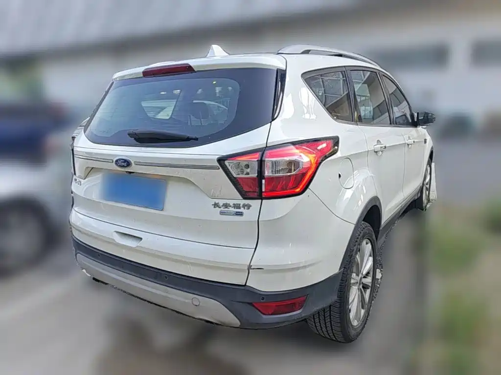 Ford Kuga — миниатюра 12