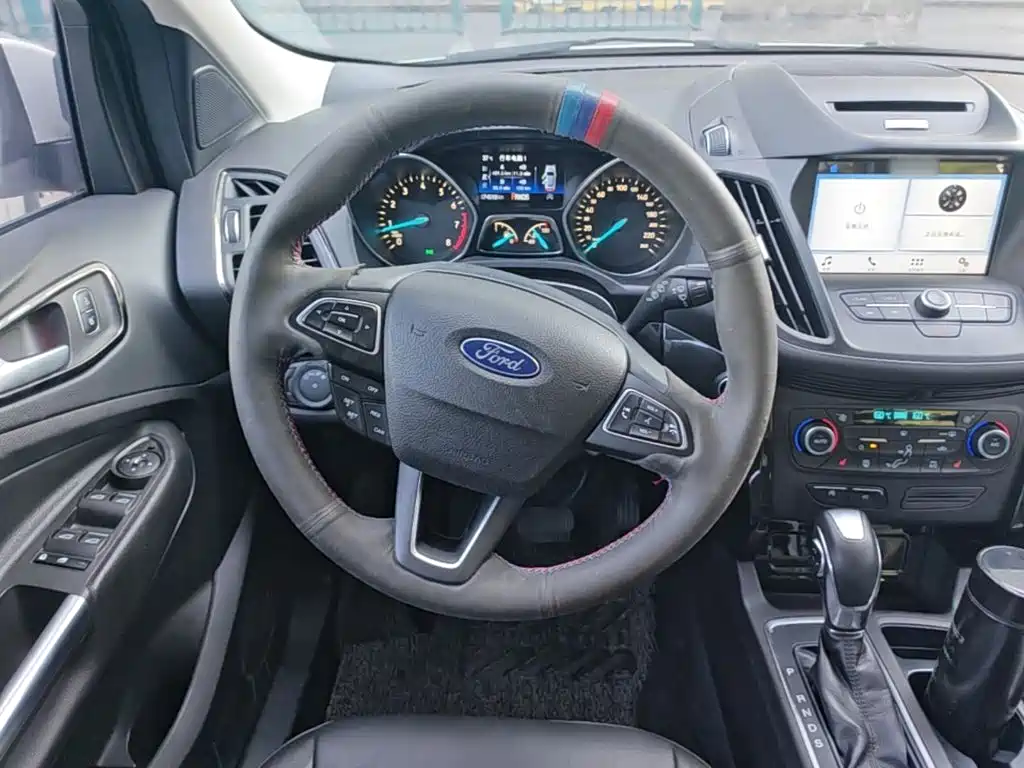 Ford Kuga — миниатюра 17