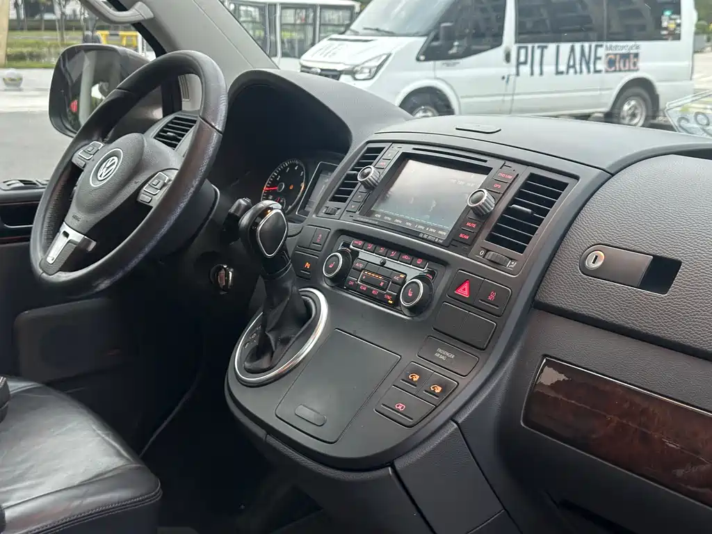 Volkswagen Multivan — миниатюра 16
