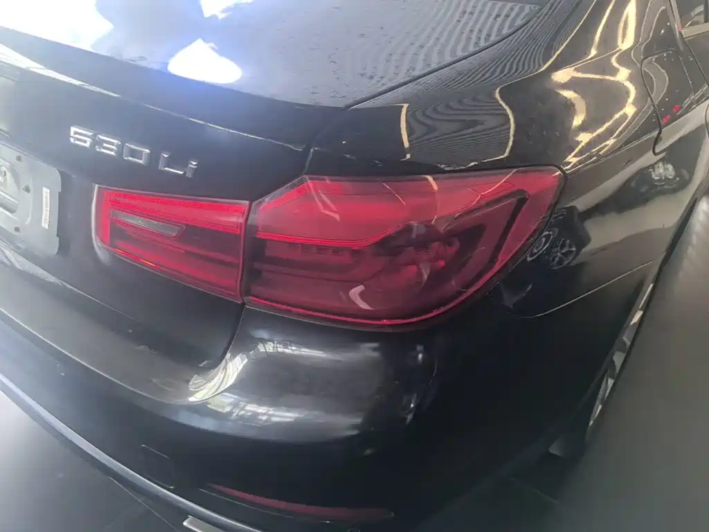 BMW 5 Series — миниатюра 8
