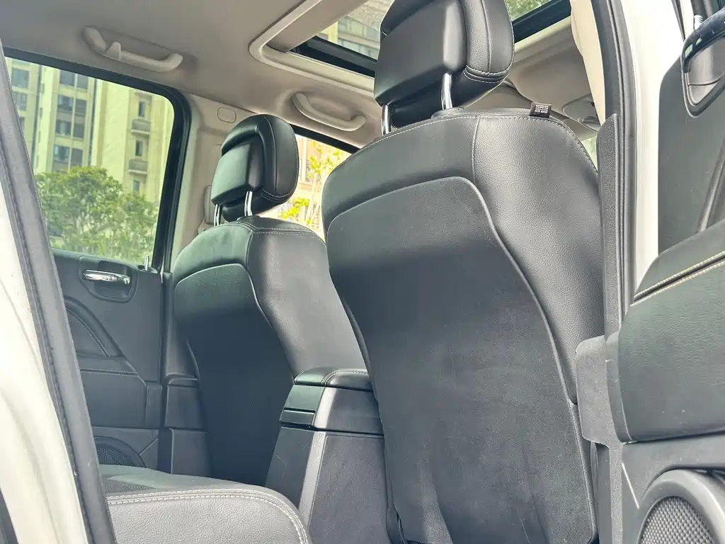 Jeep Compass (Import) — миниатюра 26