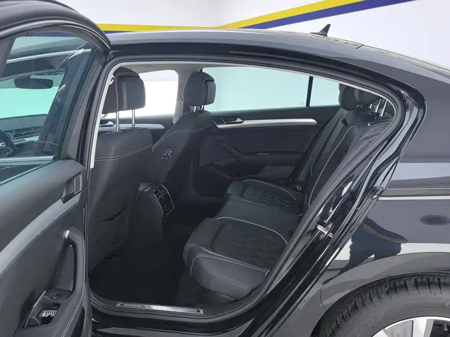 Volkswagen 迈腾 PHEV — миниатюра 11