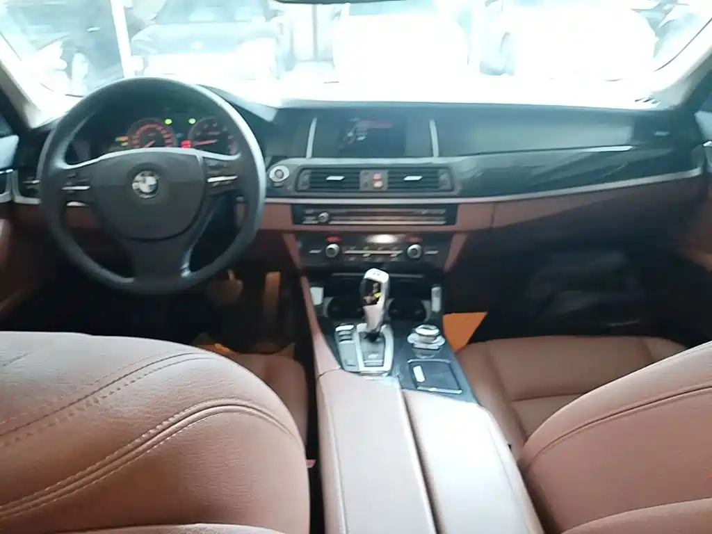BMW 5 Series (Import) — миниатюра 10