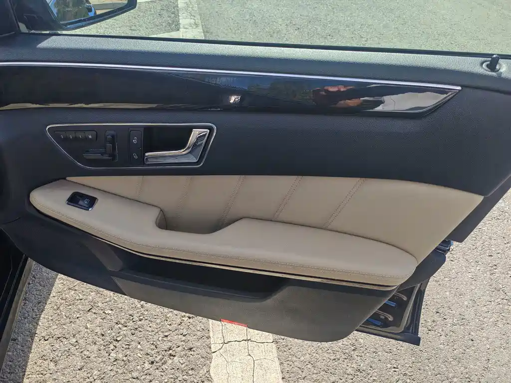 Mercedes-Benz E-Class (Import) — миниатюра 13