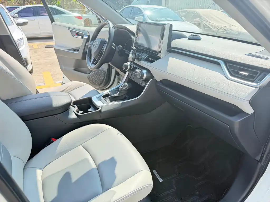 TOYOTA RAV4 RONGFANG