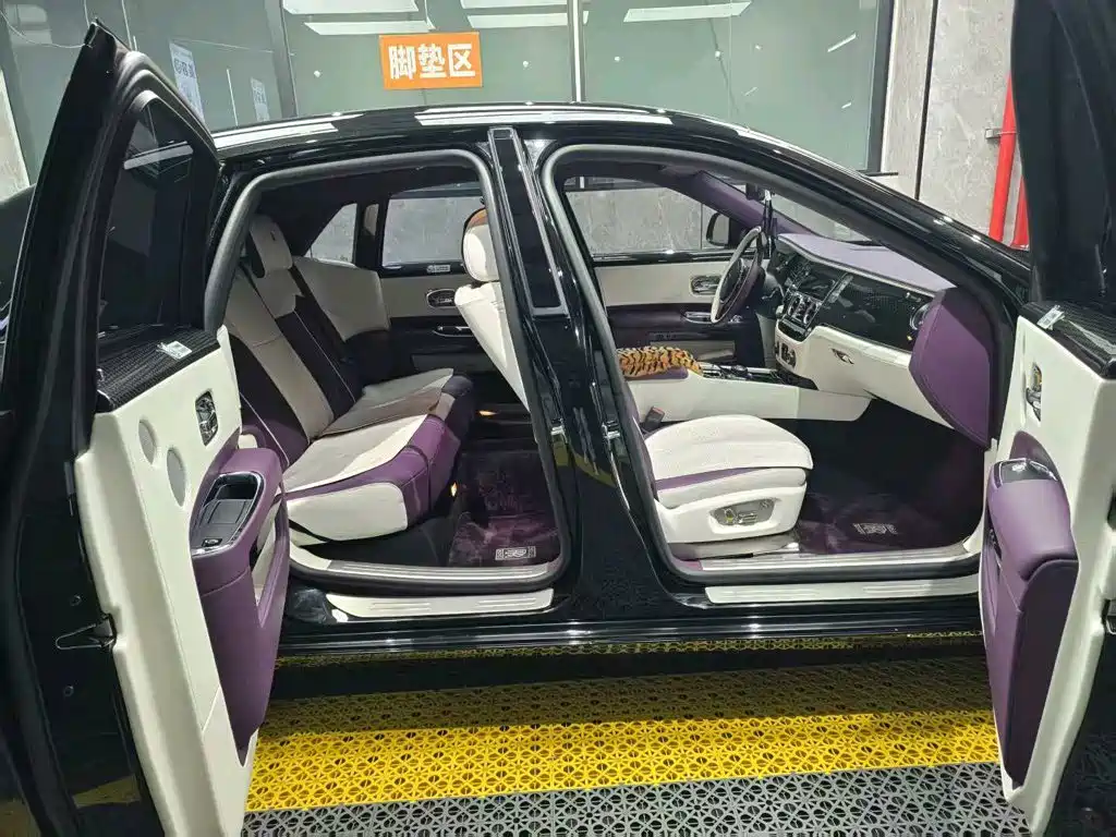 Rolls-Royce Ghost — миниатюра 2
