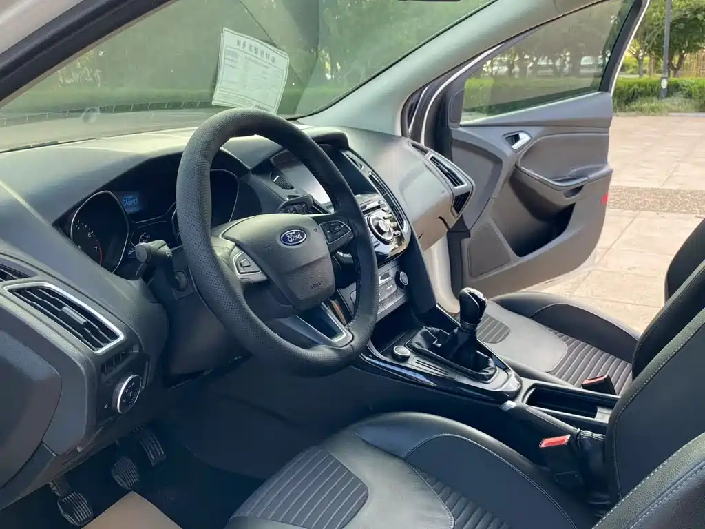 Ford Focus — миниатюра 4
