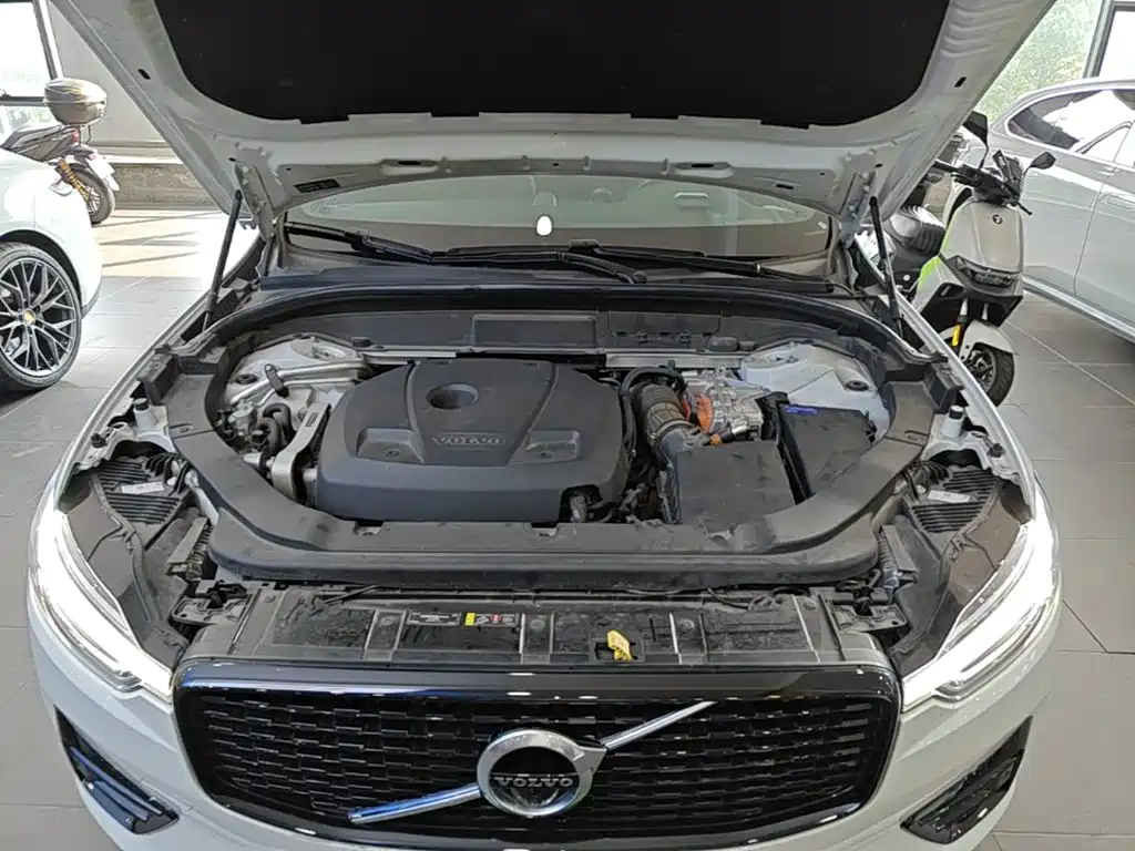 Volvo XC60 PHEV — миниатюра 20
