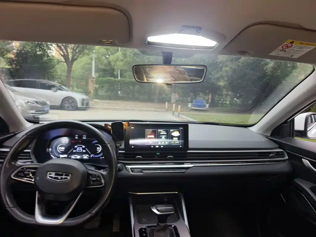 Geely Emgrand — миниатюра 10