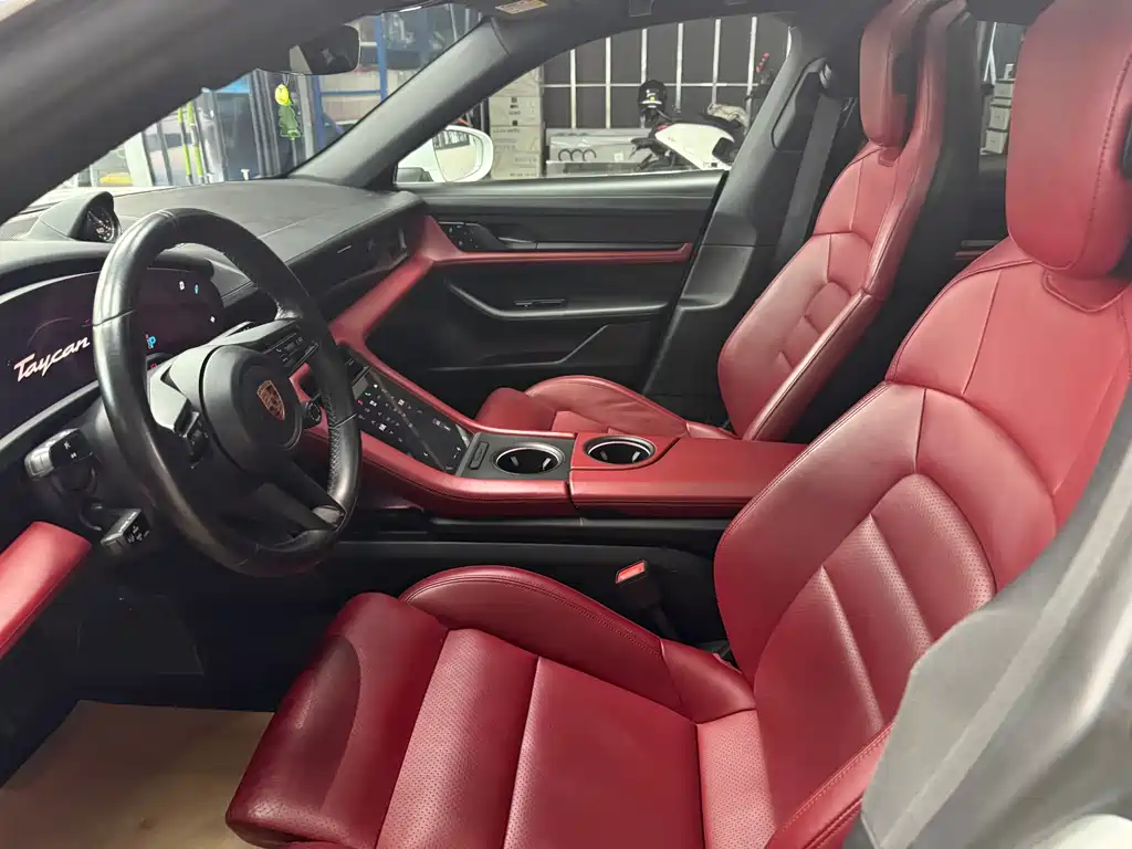 Porsche Taycan — миниатюра 4