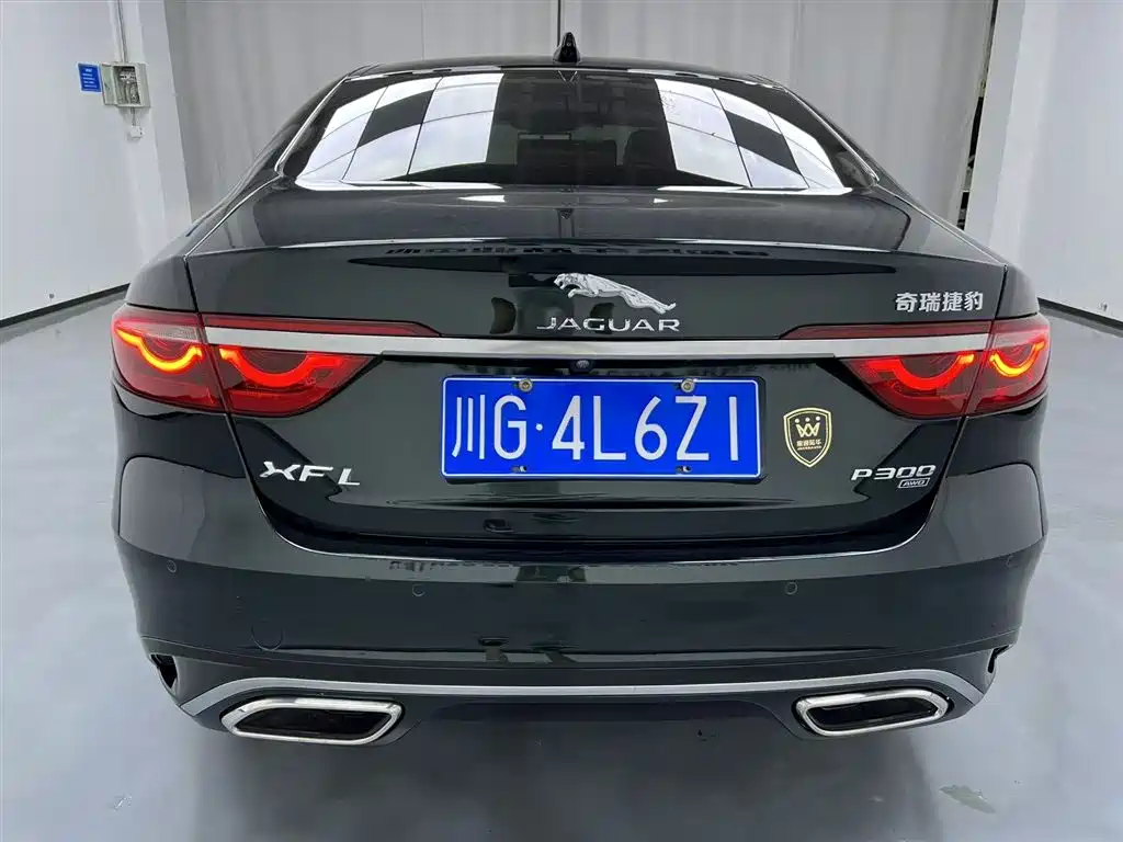 Jaguar XFL 2021 XFL 2.0T P300 Flagship Sport