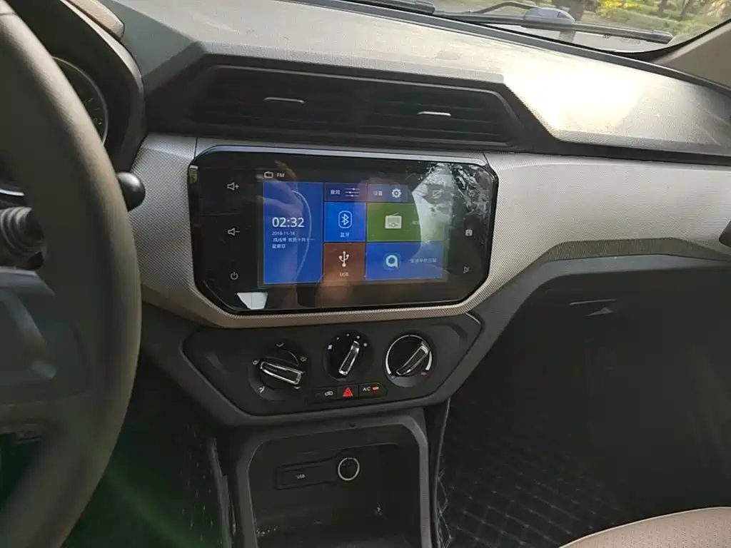 Wuling Hongguang — миниатюра 13