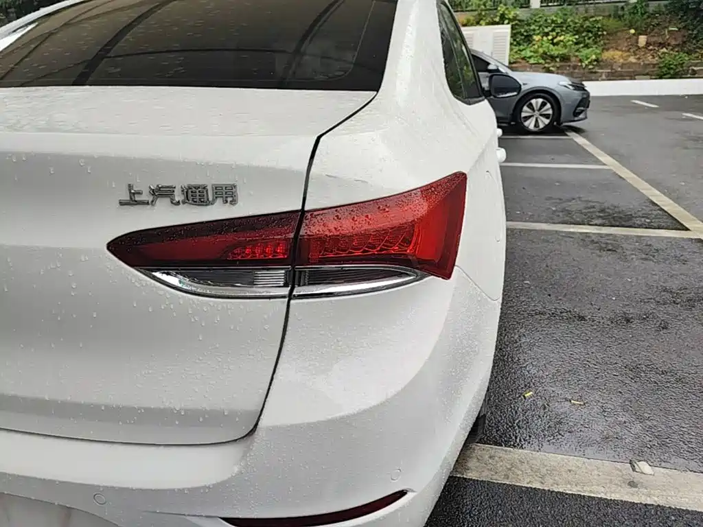 Buick Excelle — миниатюра 8