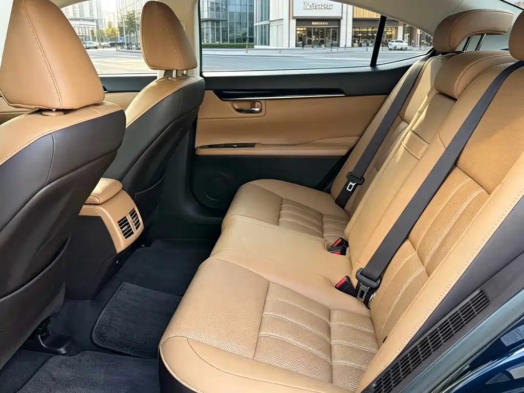 Lexus ES — миниатюра 6