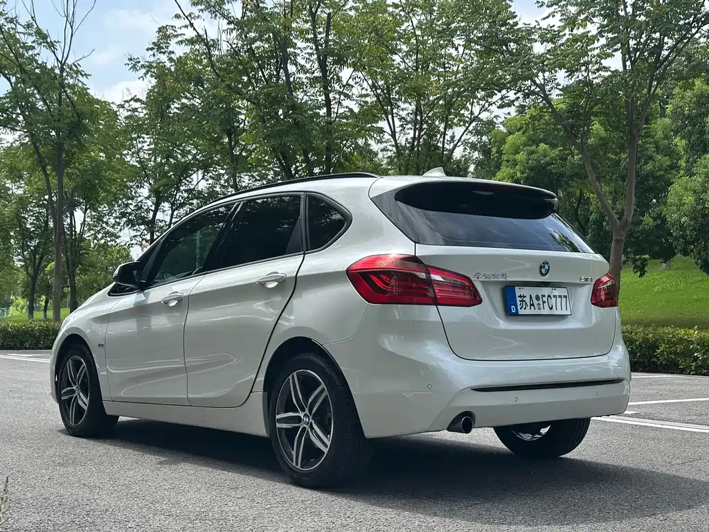 BMW 2 Series Active Tourer — миниатюра 16