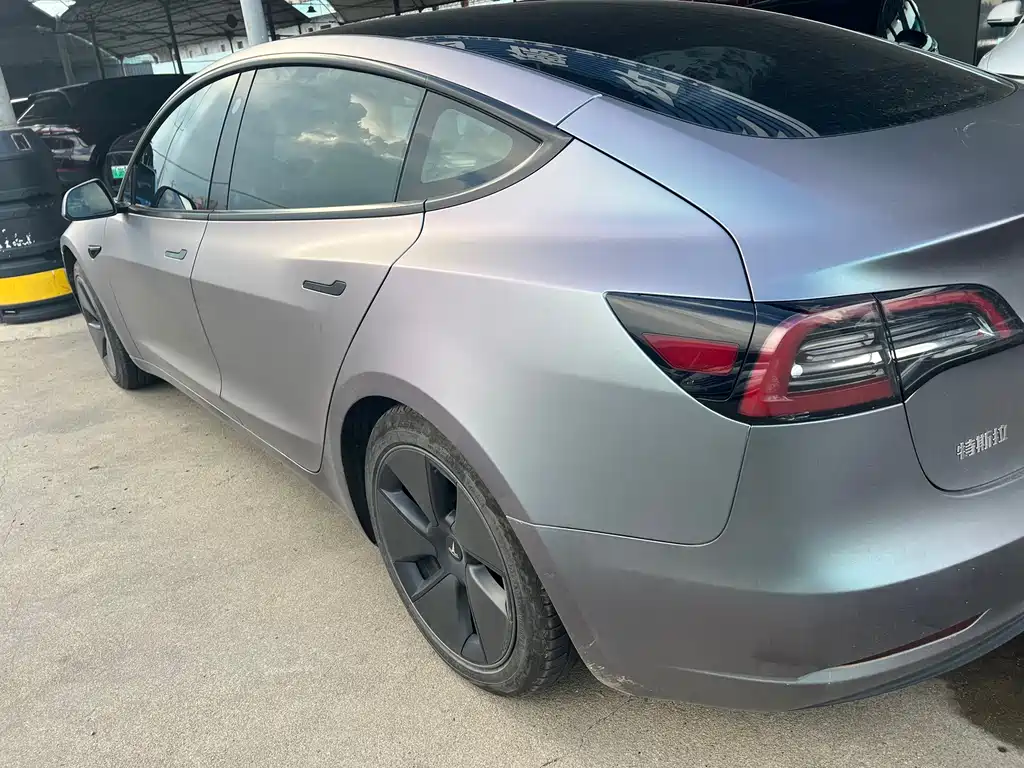 Tesla Model 3 — миниатюра 8