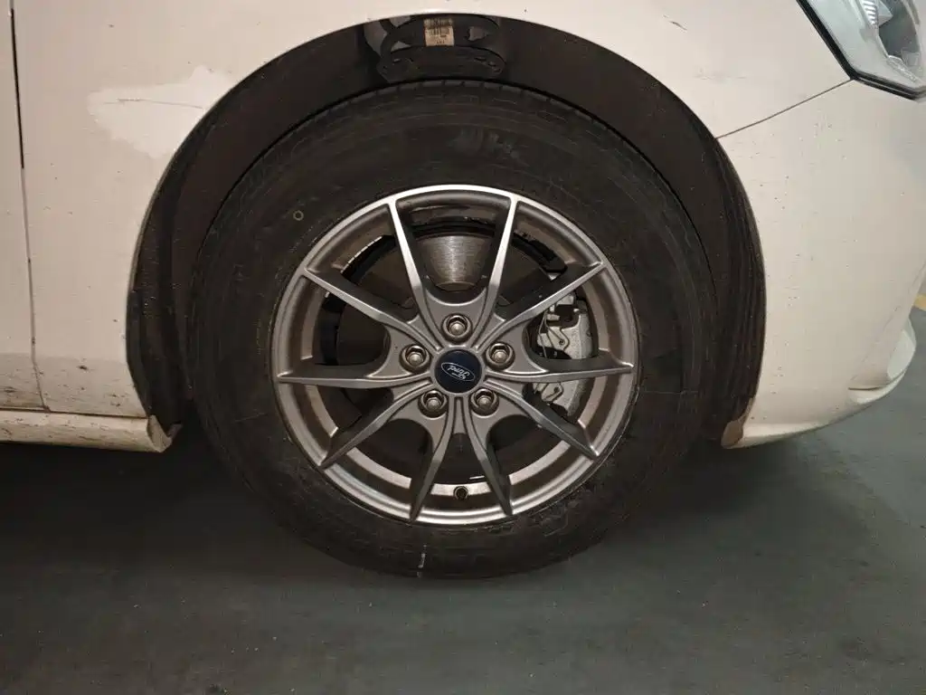 Ford Focus — миниатюра 8