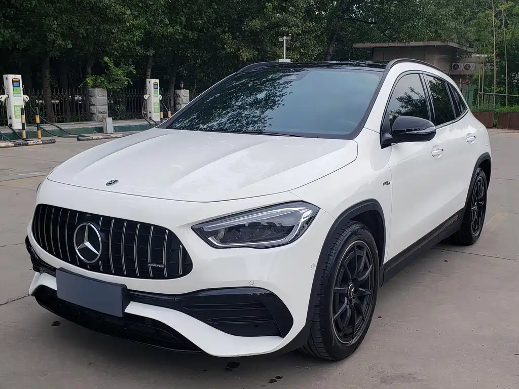 2022 Mercedes-Benz GLA-klasse AMG - zdjęcie 1 z 17