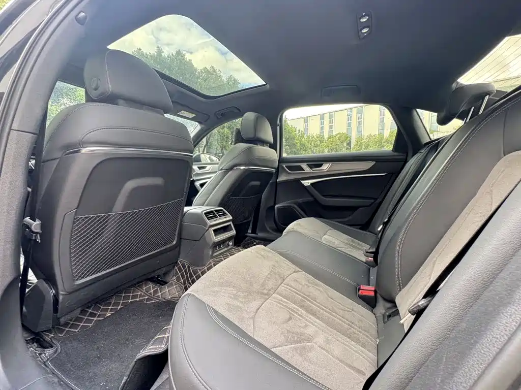 Audi A6L 2024 40 TFSI Luxury