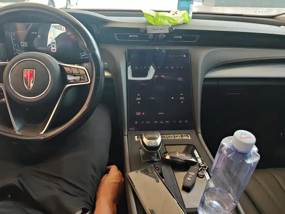Hongqi Hongqi H5 — миниатюра 12