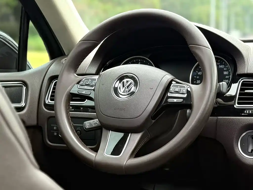 Volkswagen Touareg — миниатюра 2