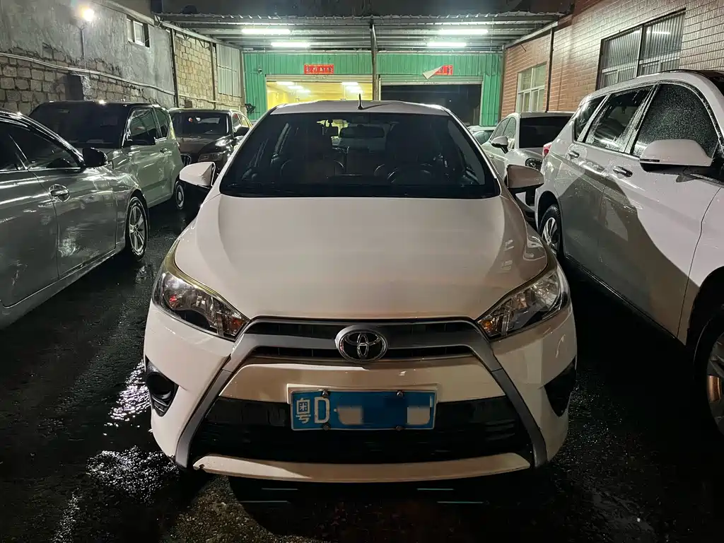 Toyota Yaris L — миниатюра 2