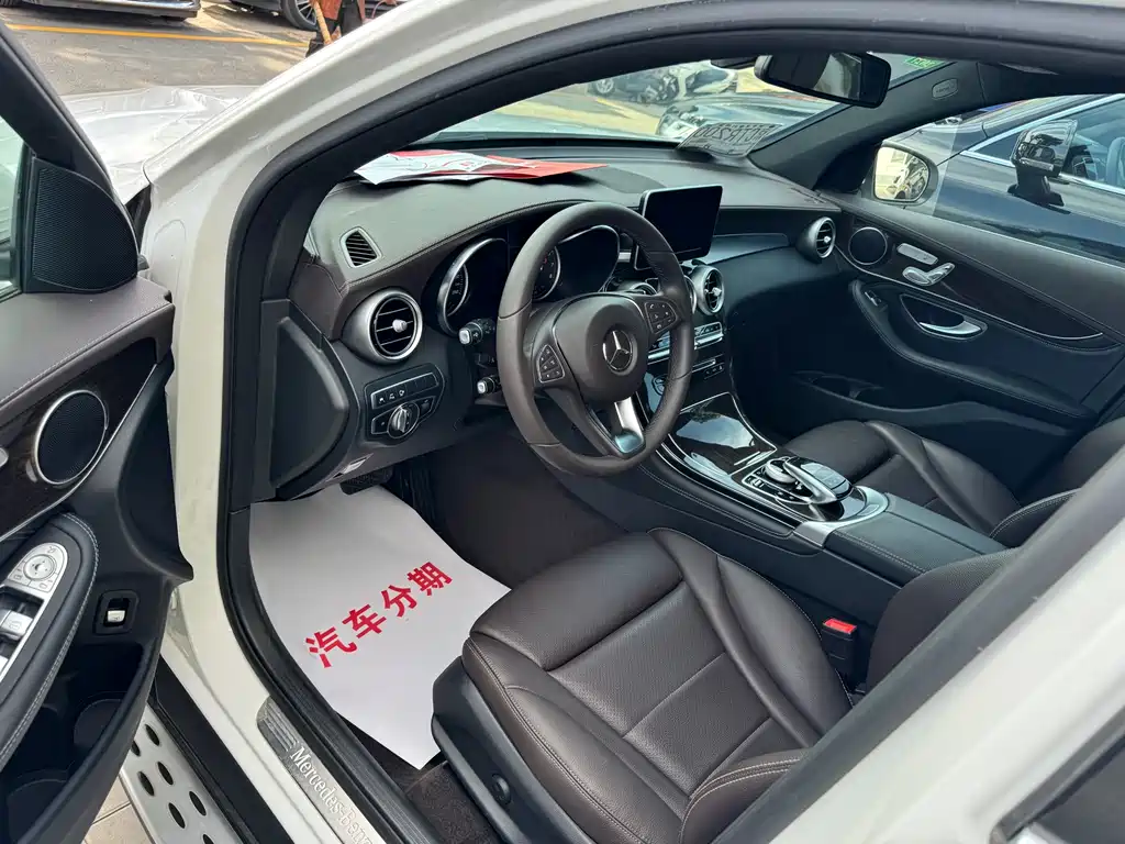 Mercedes-Benz GLC 2019 GLC 260 4MATIC Luxury