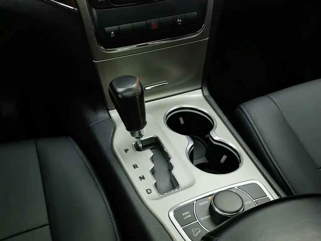 Jeep Grand Cherokee (Import) — миниатюра 13