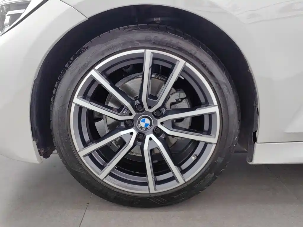 BMW 3 Series — миниатюра 17