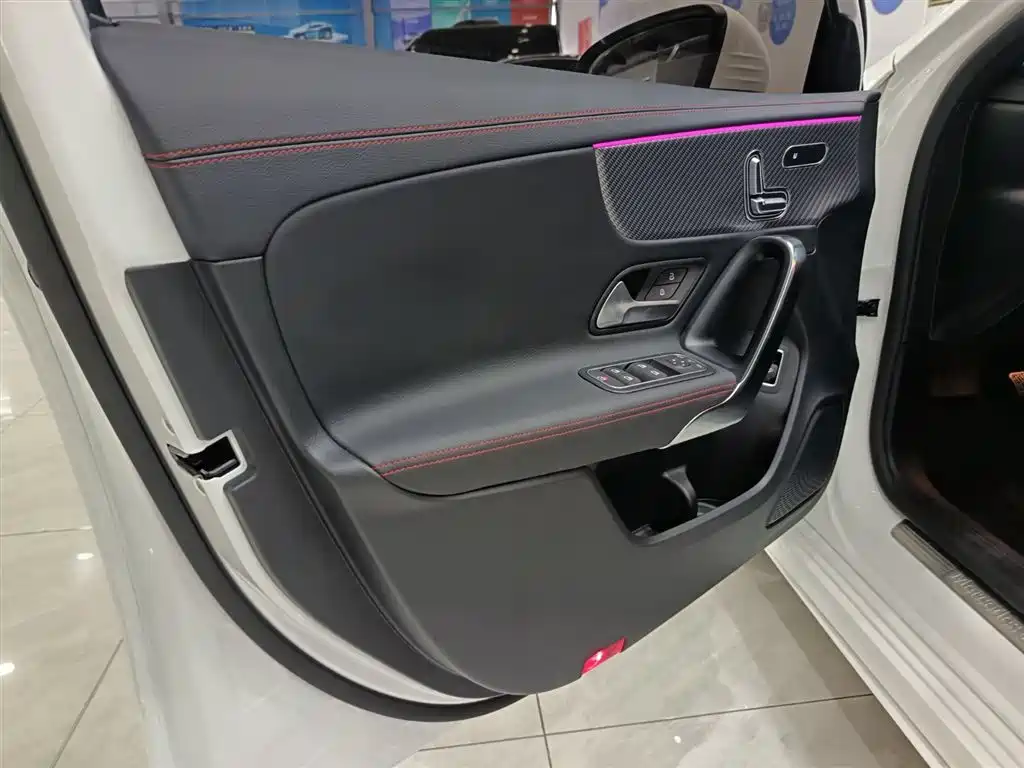 Mercedes-Benz A-Class A 2025 A 200 L Fashion