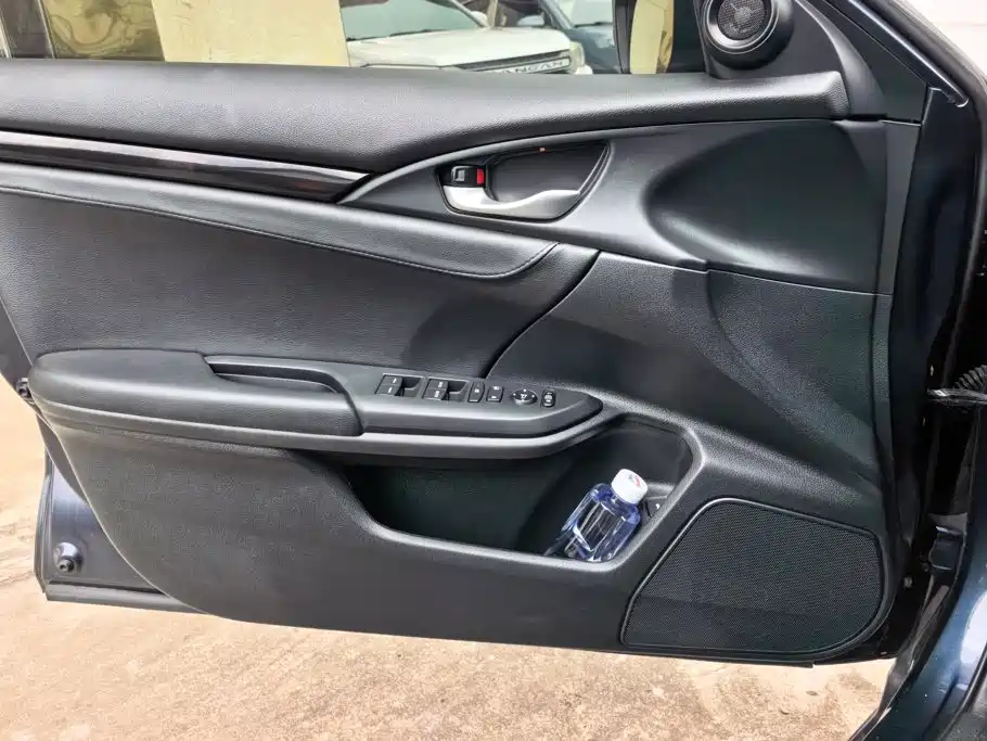 Honda Civic — миниатюра 7
