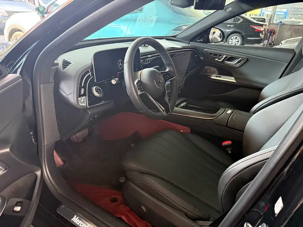 Mercedes-Benz E-Class — миниатюра 4