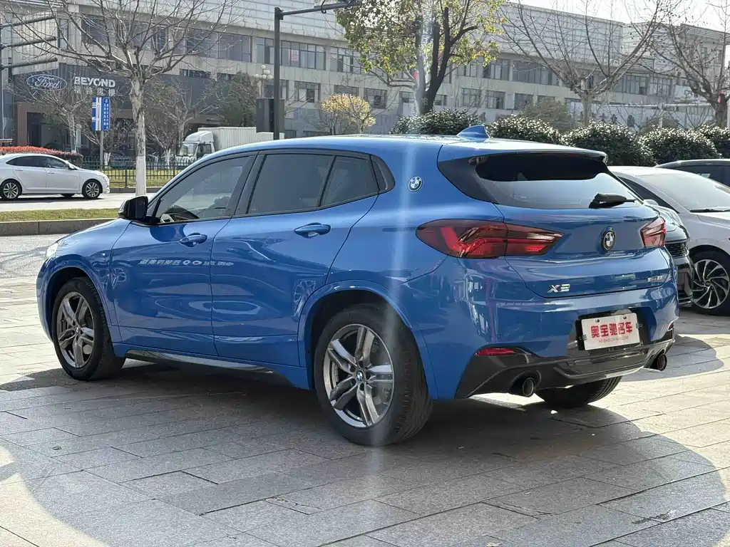 BMW X2