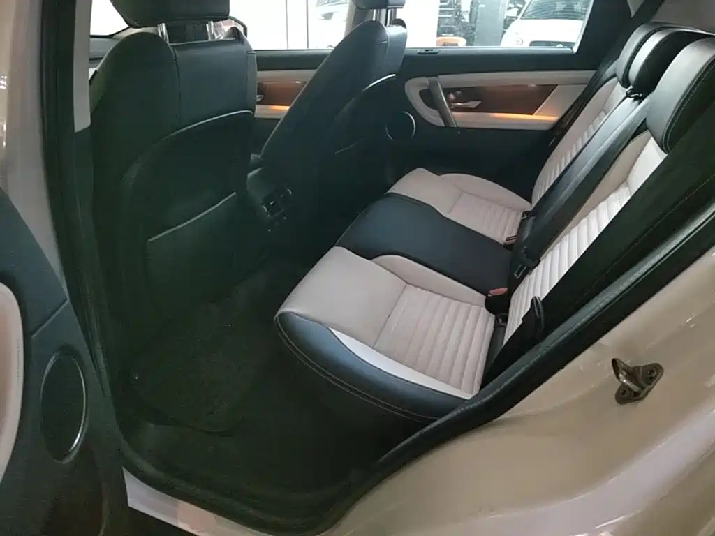 Land Rover Discovery Sport Hybrid — миниатюра 17