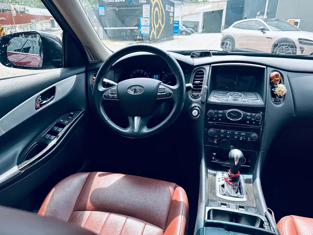 Infiniti QX50 — миниатюра 18