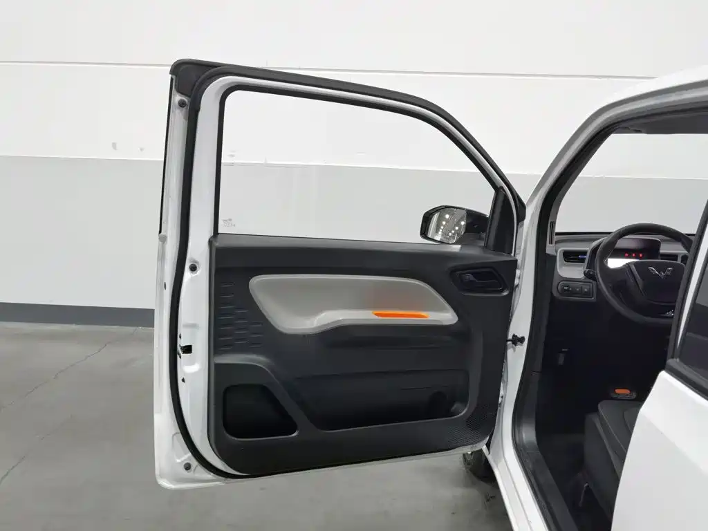 Wuling MINIEV — миниатюра 8